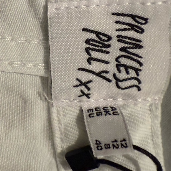 NWT Princess Polly Maggie Denim White High Rise Shorts Size 8. - Picture 7 of 9